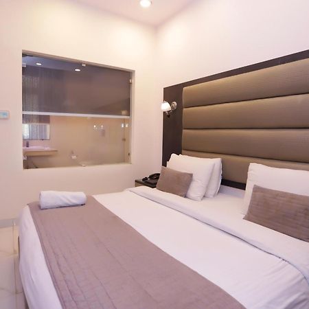 Hotel Pk Residency Нойда Экстерьер фото
