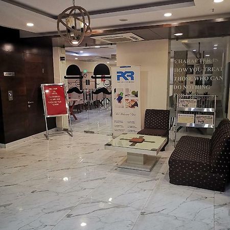 Hotel Pk Residency Нойда Экстерьер фото