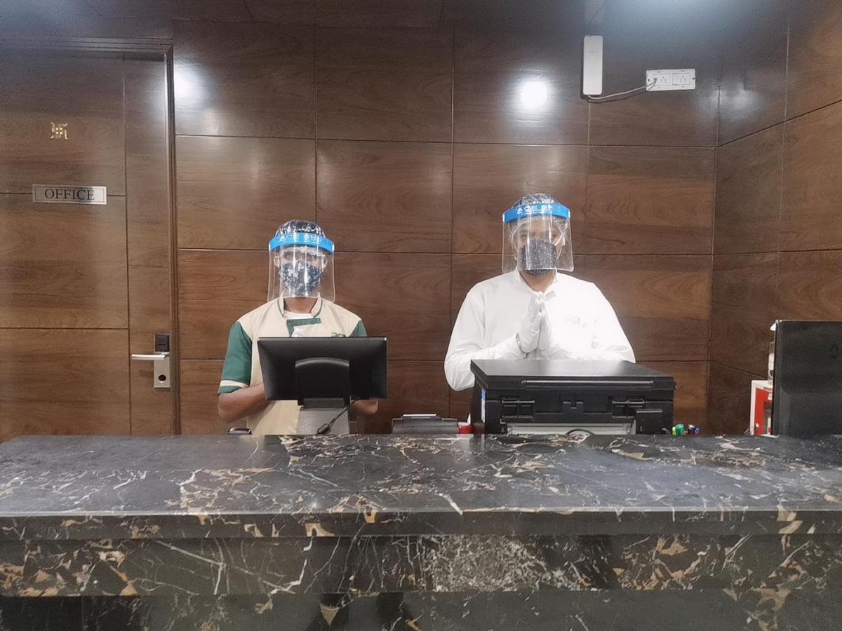 Hotel Pk Residency Нойда Экстерьер фото