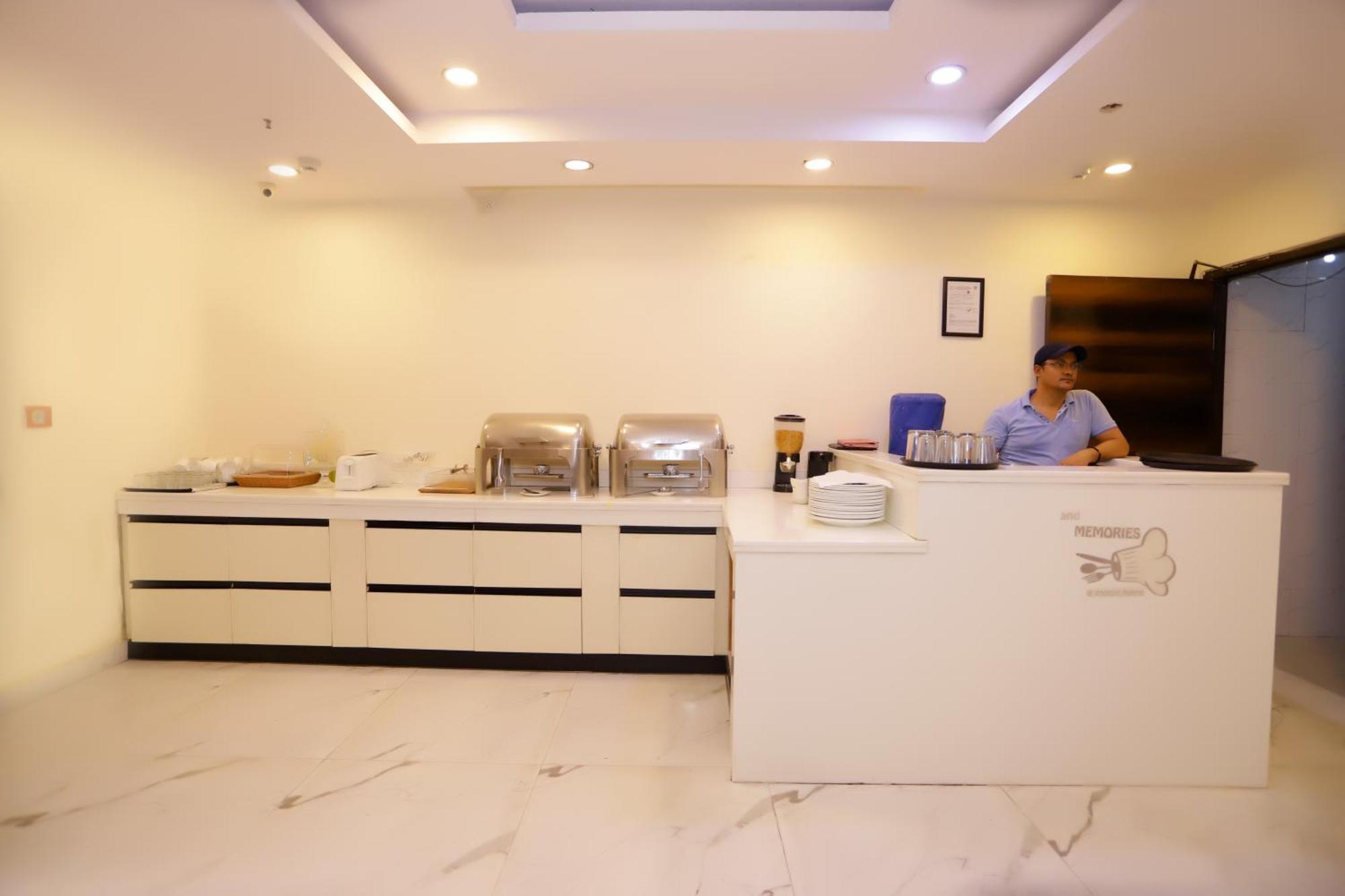 Hotel Pk Residency Нойда Экстерьер фото