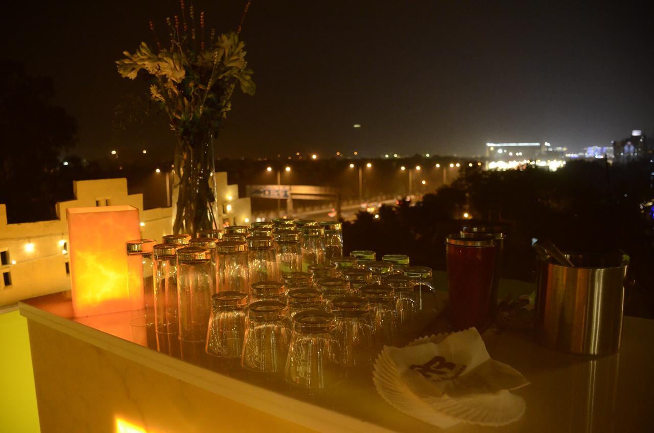 Hotel Pk Residency Нойда Экстерьер фото