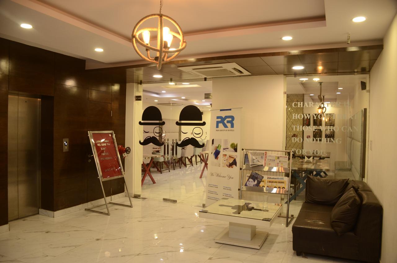 Hotel Pk Residency Нойда Экстерьер фото