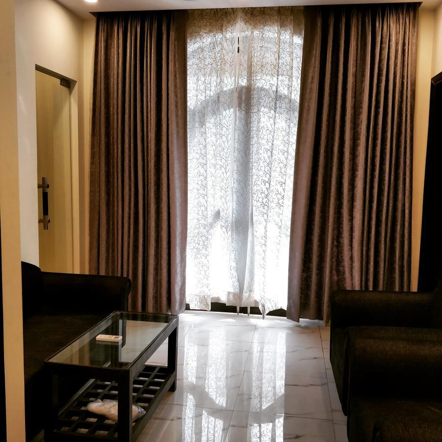 Hotel Pk Residency Нойда Экстерьер фото