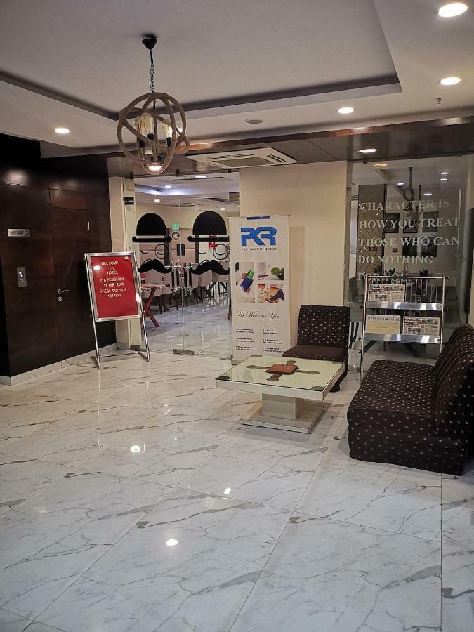 Hotel Pk Residency Нойда Экстерьер фото